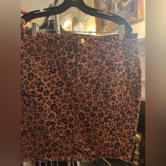 Leopard Print Pencil Skirt - Picture 1 of 2